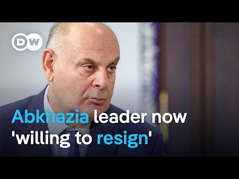 Leader of Georgian breakaway region will resign if protesters go away | DW News