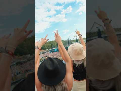 The People of Tomorrow fill Tomorrowland with energy and love.