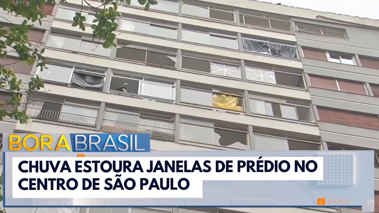 Chuva estoura janelas de prédio no Centro de SP