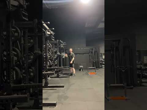 When you thinks it’s deadlifts #gymhumour #gymskit #bodybuilding #shorts