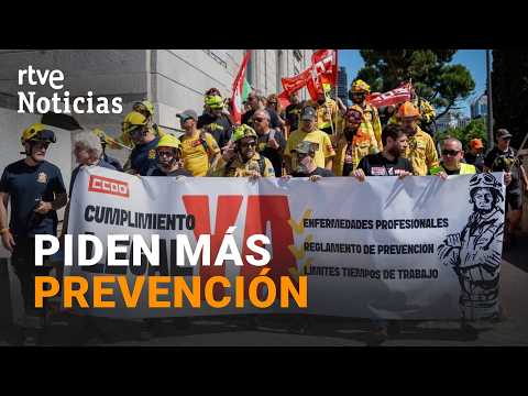 Los BOMBEROS FORESTALES se MANIFIESTAN | Piden REGULACIÓN de JORNADA y PREVENCIÓN de RIESGOS | RTVE