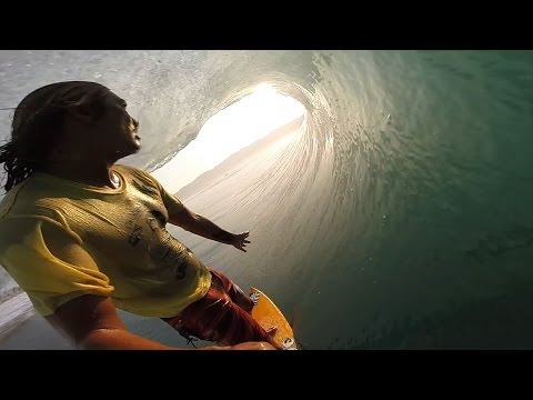 GoPro: Sunset Barrel-Slingin' with Mikala Jones - UCqhnX4jA0A5paNd1v-zEysw