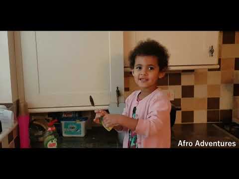 4 Year Old African Princess Doing Dishes - UCeaG5HcexylrNi9v9FxE47g