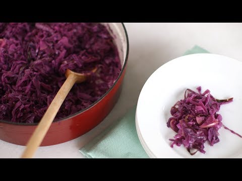Braised Red Cabbage with Apple and Onion- Everyday Food with Sarah Carey
