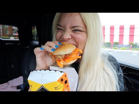 TRYING KFC'S NEW CHEETOS CHICKEN SANDWICH!