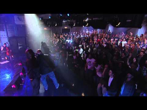 Gorillaz - Feel Good Inc feat. De La Soul (Live on Letterman) - UCfIXdjDQH9Fau7y99_Orpjw