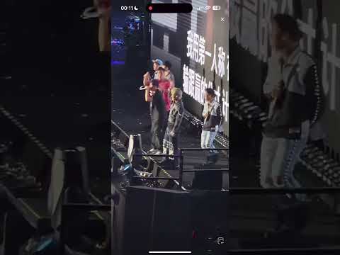 较为完整版的点歌《漂移》好带感!周杰伦2025嘉年华上海演唱会第一场 直播录屏