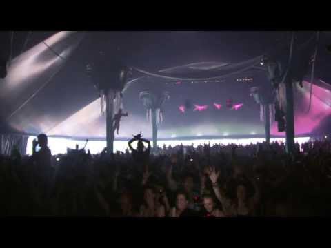 Laidback Luke at Tomorrowland 2012 - UCsN8M73DMWa8SPp5o_0IAQQ