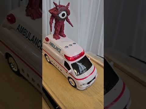 ガンQも救急車に乗るよ #ambulance #ウルトラマン #救急車