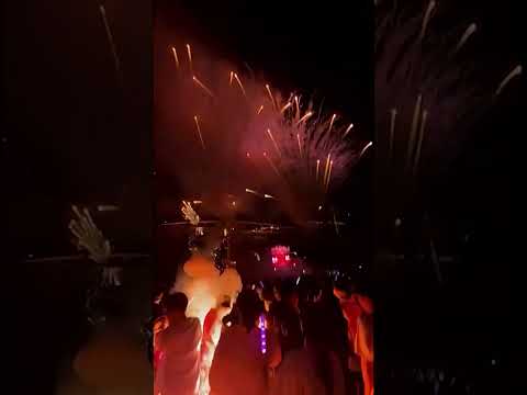 Firework Show Goes HORRIBLY Wrong!