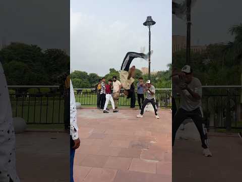 Ye kya ho gaya mere sath🥹🥹please app log support karo🥹🙏#flip #youtubeshorts #teambackflip #stunt