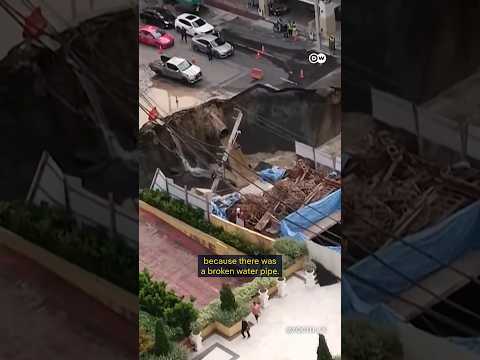 Sinkhole opens up in Bangkok | DW News