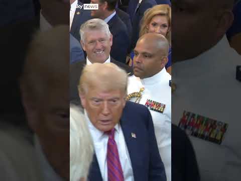 Trump ignores reporters' questions on Epstein