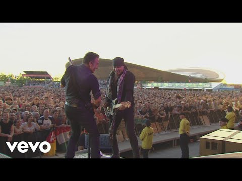 Bruce Springsteen - Glory Days (from Born In The U.S.A. Live: London 2013) - UCkZu0HAGinESFynhe3R4hxQ