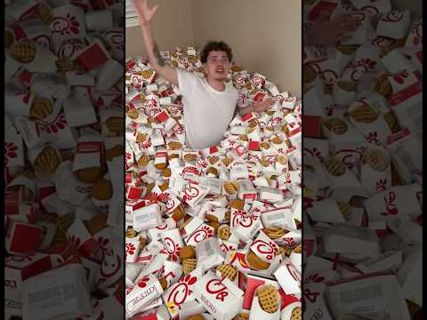 WHERE’S MY CHICK-FIL-A SAUCE?! No chick-fil-a sauce? #birdtrend #jeevansakshi #chicken #fypシ