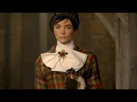 Chanel | Métiers d’Art Show 2012/13 | Edimbourg