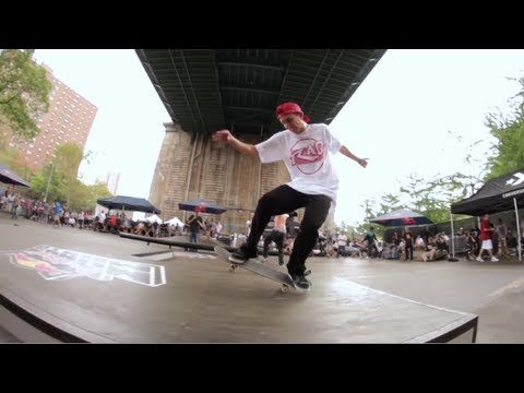 Skate contest on 2 wheels - Red Bull Manny Mania - UCblfuW_4rakIf2h6aqANefA