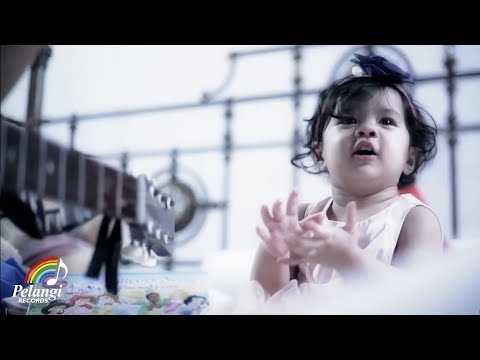 TRIAD - Neng Neng Nong Neng (Ku Ingin Terus Lama Pacaran Disini) | (Official Music Video)