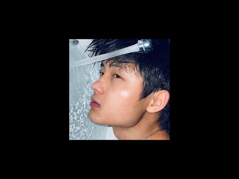 一个人拍照 总是可以很放松很安静#自拍 #手机摄影