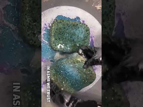 #oddlysatisfying #laundrydetergent #cleaningenthusiast #laundrypowder #asmr #spongesqueezing