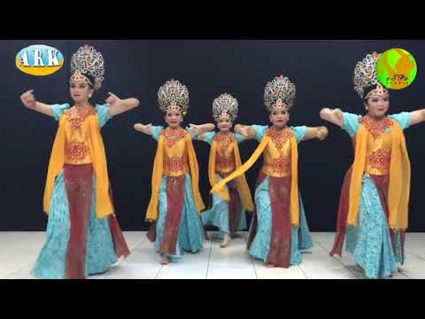 Tari Aduh Manis Kelompok