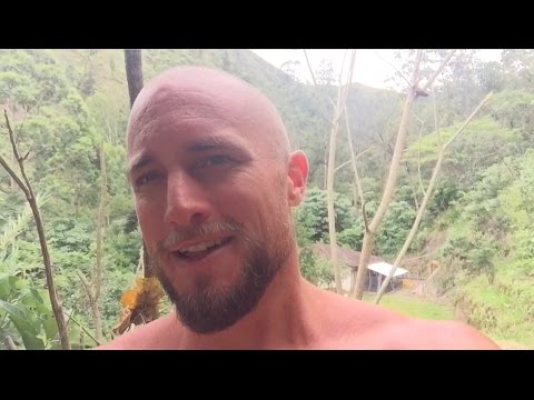 KETO is the EASIEST DIET to EAT OUT on. FAT LOSS on the go, TRAVELING on a KETOGENIC DIET