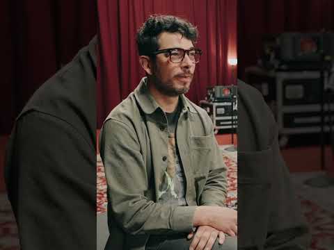 Carlos De La Garza talks about bringing studio sound to the stage
