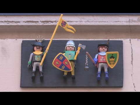 El casco histórico de Valencia aparece lleno de «clicks» de Playmobil