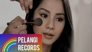 Pop - DJAKA - Mencari Pengganti Dirimu (Official Music Video)