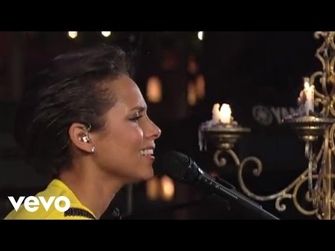 Alicia Keys - Not Even The King (Live on Letterman) - UCETZ7r1_8C1DNFDO-7UXwqw