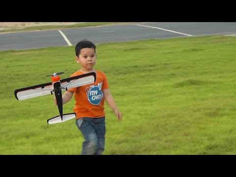 My 2 Years old and 5 years Old Kids Flying Mini RC Plane - UCsFctXdFnbeoKpLefdEloEQ