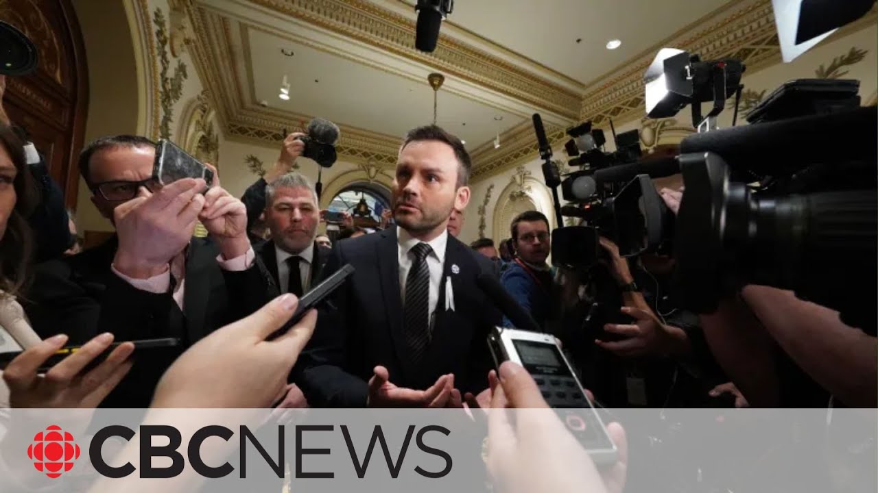 PQ denied entry to Quebec legislature, refuse to swear oath to King
