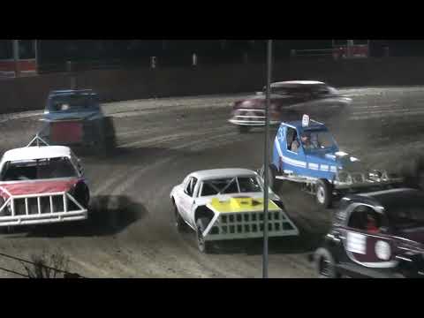 Old racecars / stockcars at nightrace Hallum - RaRaRacing 29-08-2025 - dirt track racing video image