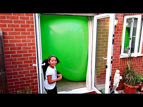 Giant Balloon Toy Surprise Stuck In My House  - Minecraft - UC6sSkkemzPjmrzS0Y0V_2zw