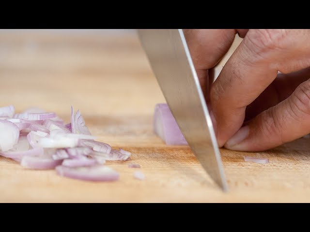 How To Cut A Shallot In No Time StuffSure   Sddefault 