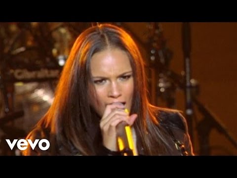 Alicia Keys - No One (NYU Yahoo Pepsi Smash Performance) - UCETZ7r1_8C1DNFDO-7UXwqw