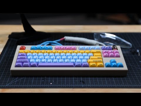 Star Trek LCARS Mechanical Keyboard from Roddenberry Entertainment! - UCiDJtJKMICpb9B1qf7qjEOA