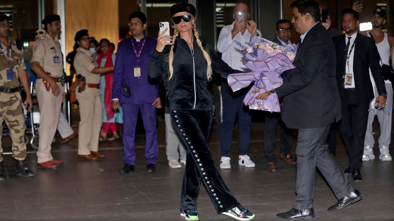 ‘I love you guys’: Paris Hilton pops outside her car in Mumbai