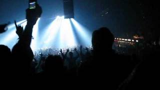 DJ Tiësto feat. C.C. Sheffield - Escape me (sportpaleis version).wmv