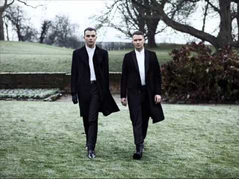 Hurts - Locked Out Of Heaven (Bruno Mars Cover)