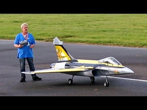 DASSAULT RAFALE GIGANTIC RC TURBINE SCALE JET MODEL FLIGHT DEMONSTRATION / Jet Power Fair 2014 - UCH6AYUbtonG7OTskda1_slQ