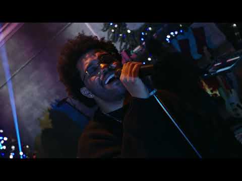 The Weeknd - In Your Eyes (iHeartRadio Jingle Ball Live Performance)