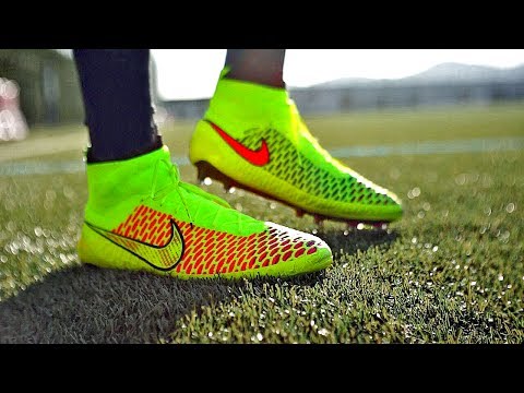 Exclusive: Nike Magista 2014 Unboxing & Try On by freekickerz - UCC9h3H-sGrvqd2otknZntsQ