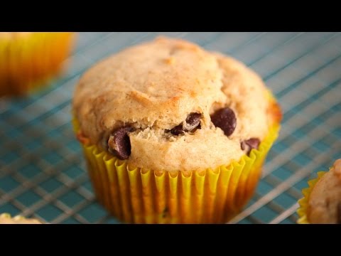 Easy Banana & Chocolate Chip Muffin - Everyday Food With Sarah Carey - UCl0kP-Cfe-GGic7Ilnk-u_Q