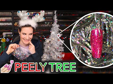 Decorating my Cristmas Tree with my Nail Peelies