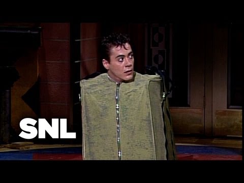 Suitcase Boy - Saturday Night Live - UCqFzWxSCi39LnW1JKFR3efg