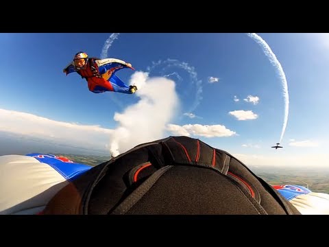 GoPro: Kirby Chambliss & Red Bull Air Force - EAA AirVenture Oshkosh 2012 - UCqhnX4jA0A5paNd1v-zEysw