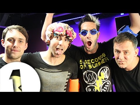 All Time Low play Innuendo Bingo - UC-FQUIVQ-bZiefzBiQAa8Fw