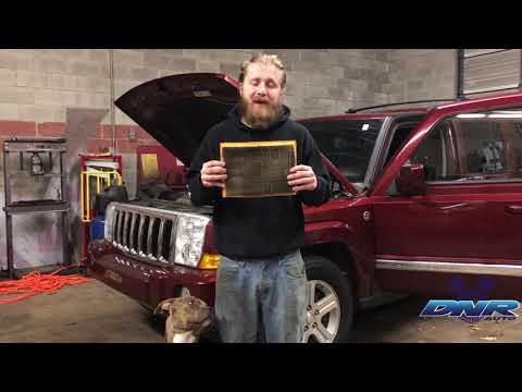 Come sostituire il filtro aria della Jeep Commander