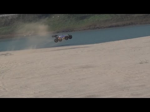 RedCat Racing Hurricane XTE Sand Bashing - UCsFctXdFnbeoKpLefdEloEQ